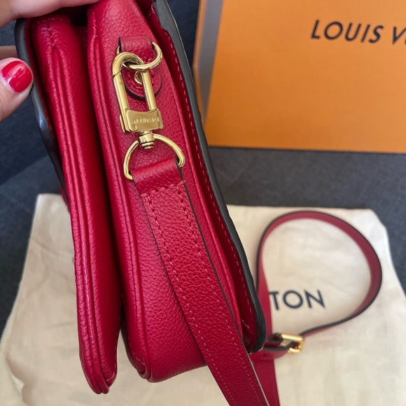 LOUIS VUITTON Metis Pochette Empreinte Leather Crossbody Bag Red - Picture 11 of 15